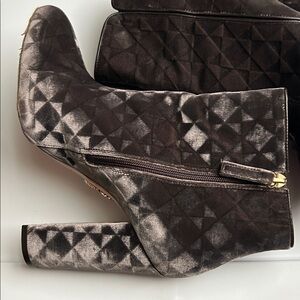 AQUAZZURA Geometric Velvet Ankle Boots 39